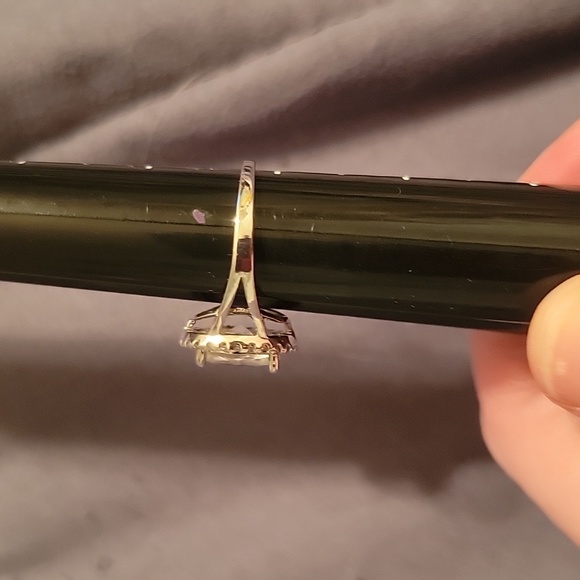 Oval Floating Halo Ring - Picture 6 of 7